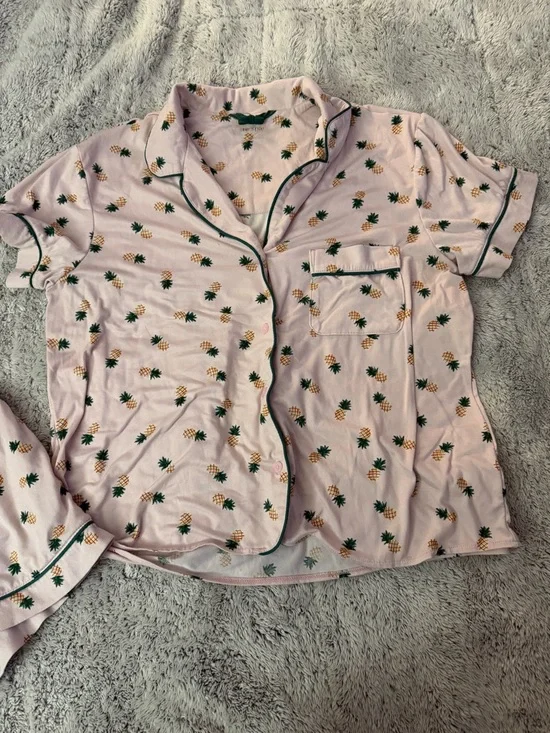 Kate Spade Pink Pineapple Print Short Pajama Set with Eye Mask - Picture 7 of 7
